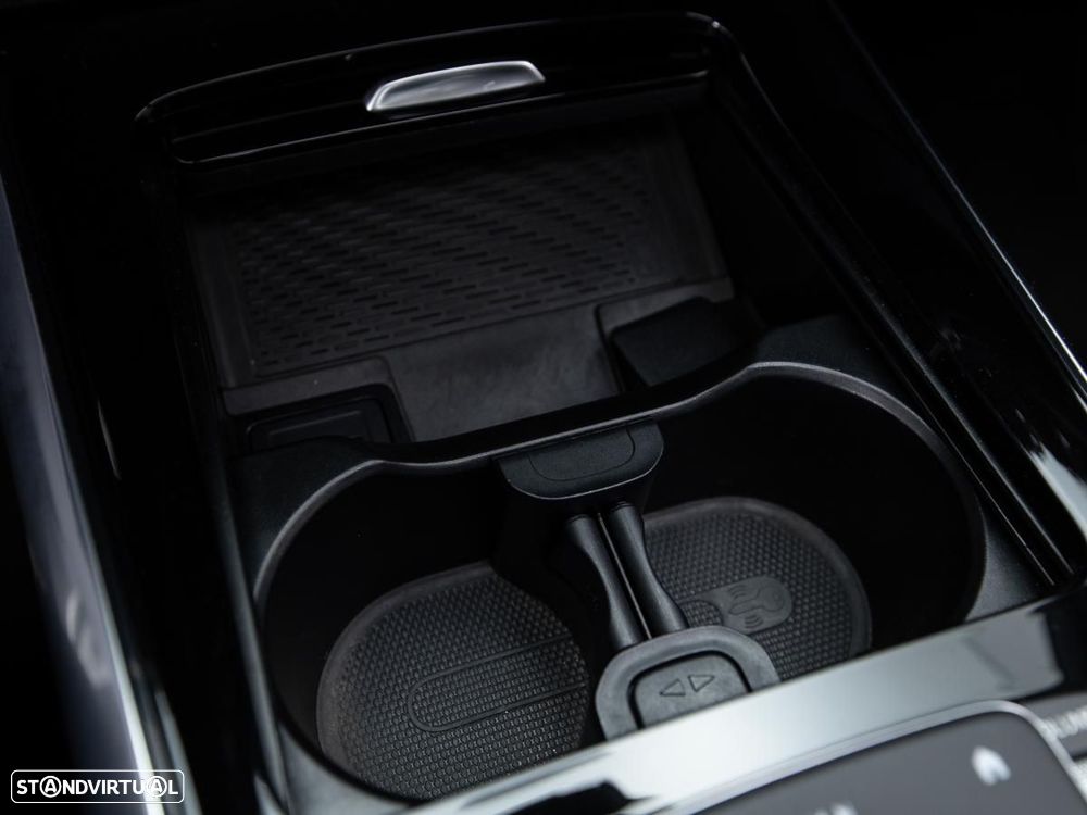 Mercedes-Benz GLA 250 4Matic 8G-DCT - 24