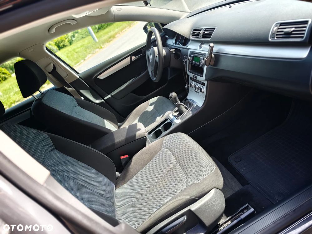 Volkswagen Passat 2.0 TDI DPF Comfortline - 13
