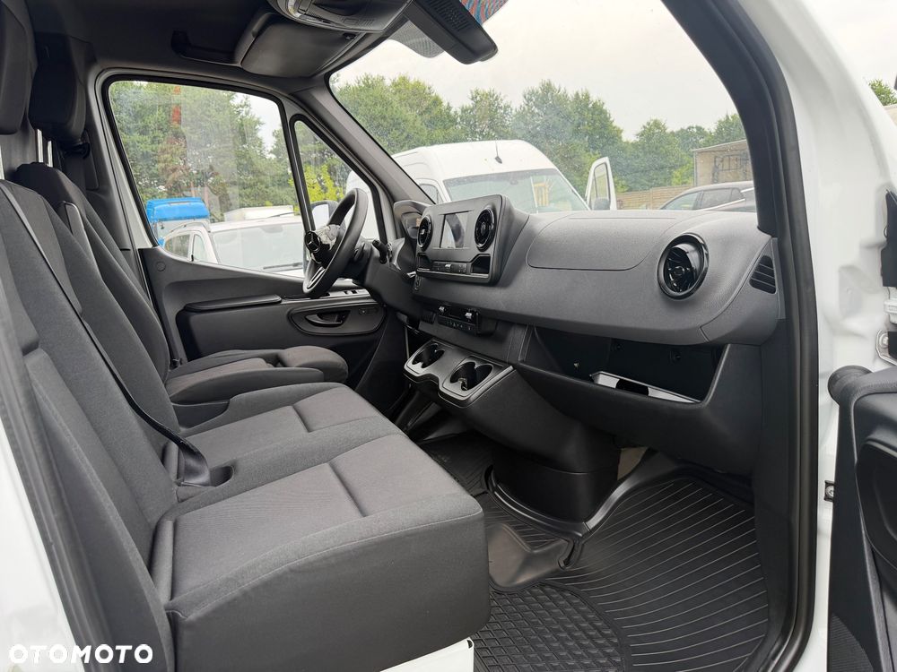 Mercedes-Benz Sprinter 317 - 11