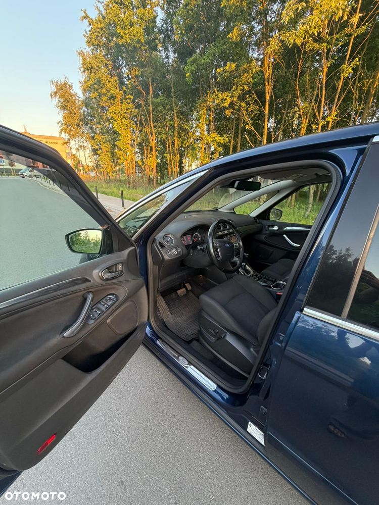Ford S-Max - 11