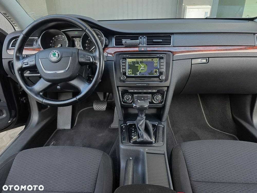 Skoda Superb 2.0 TDI Platinum DSG - 6