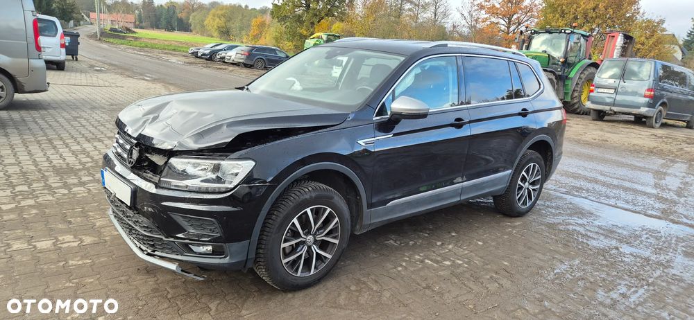 Volkswagen Tiguan - 1