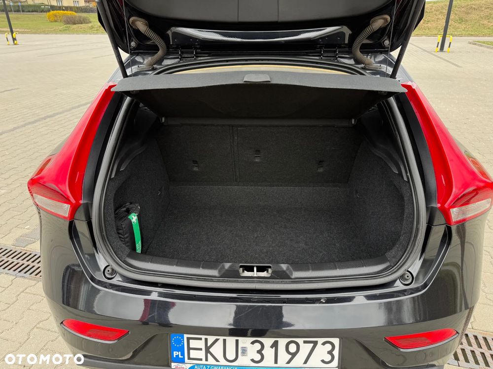 Volvo V40 D2 Momentum - 9