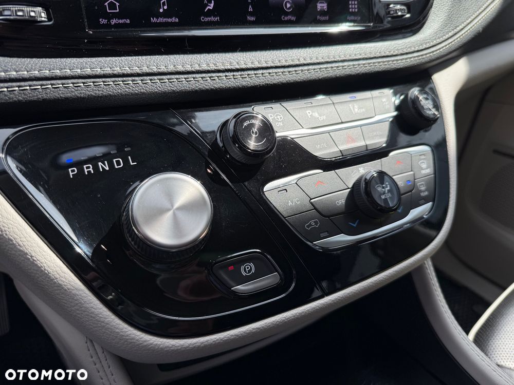 Chrysler Pacifica - 11