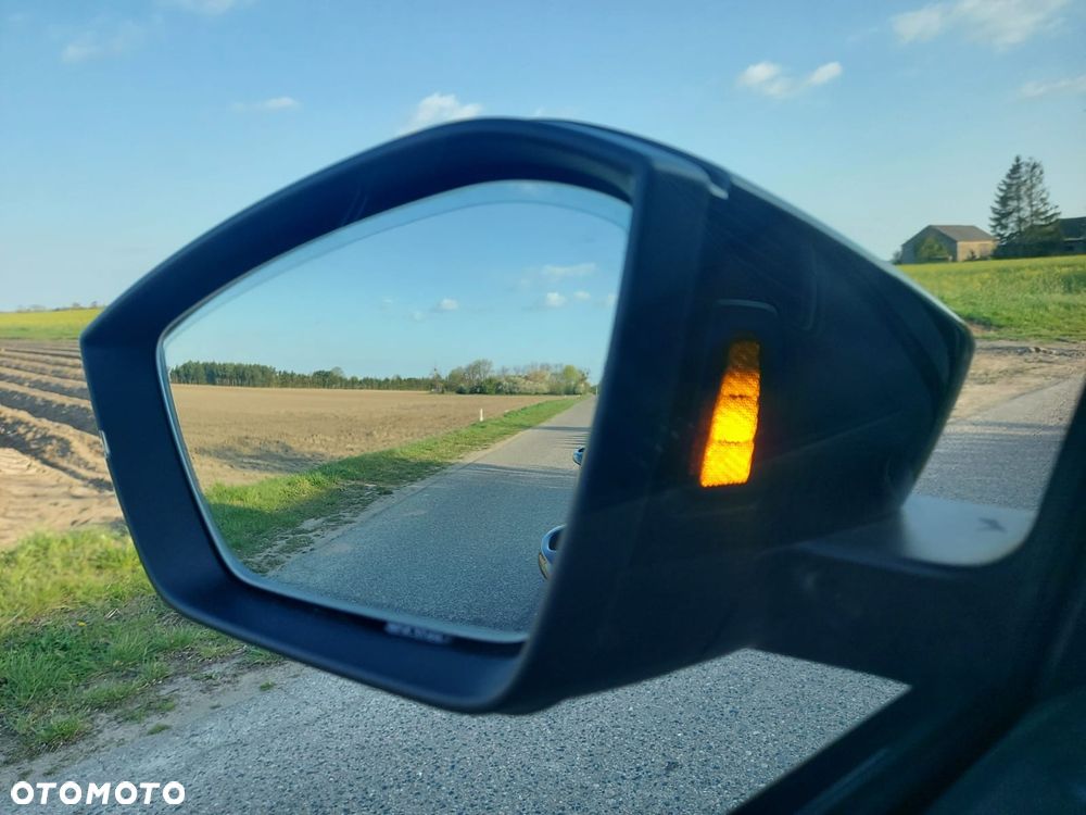 Skoda Superb 2.0 TDI DSG Sportline - 25