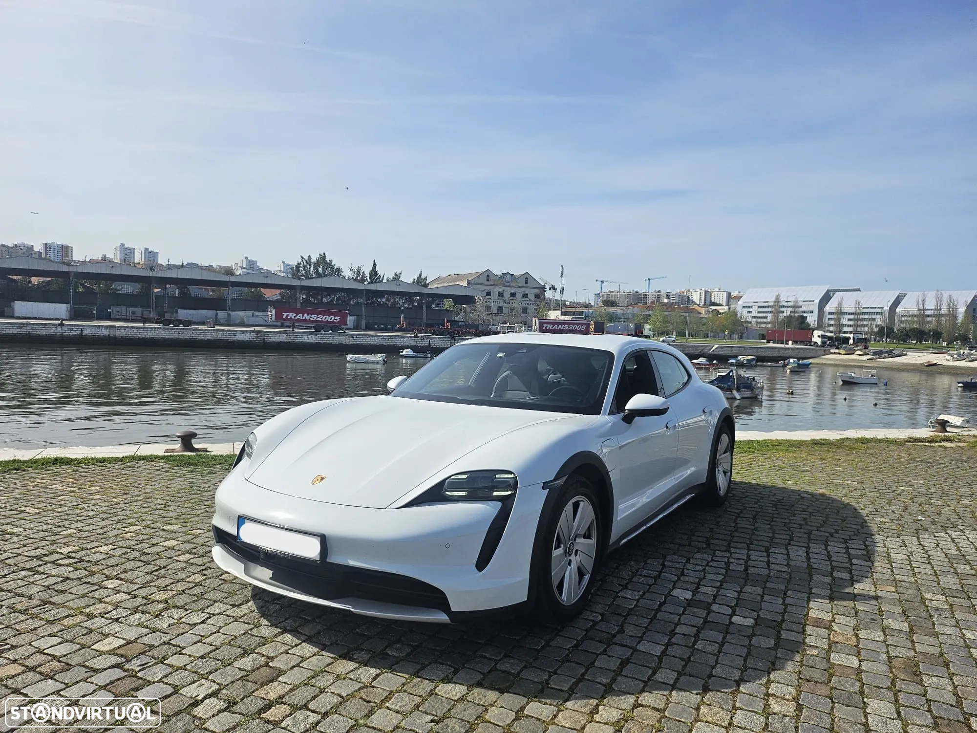 Porsche Taycan Cross Turismo 4 - 27