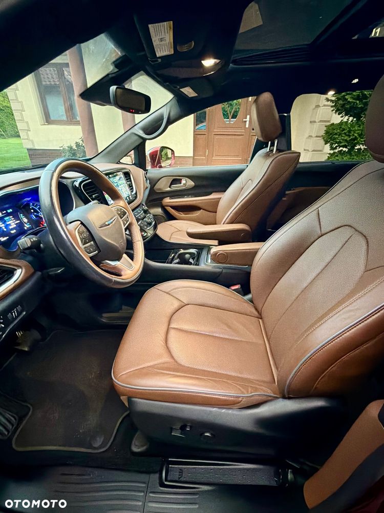 Chrysler Pacifica - 20