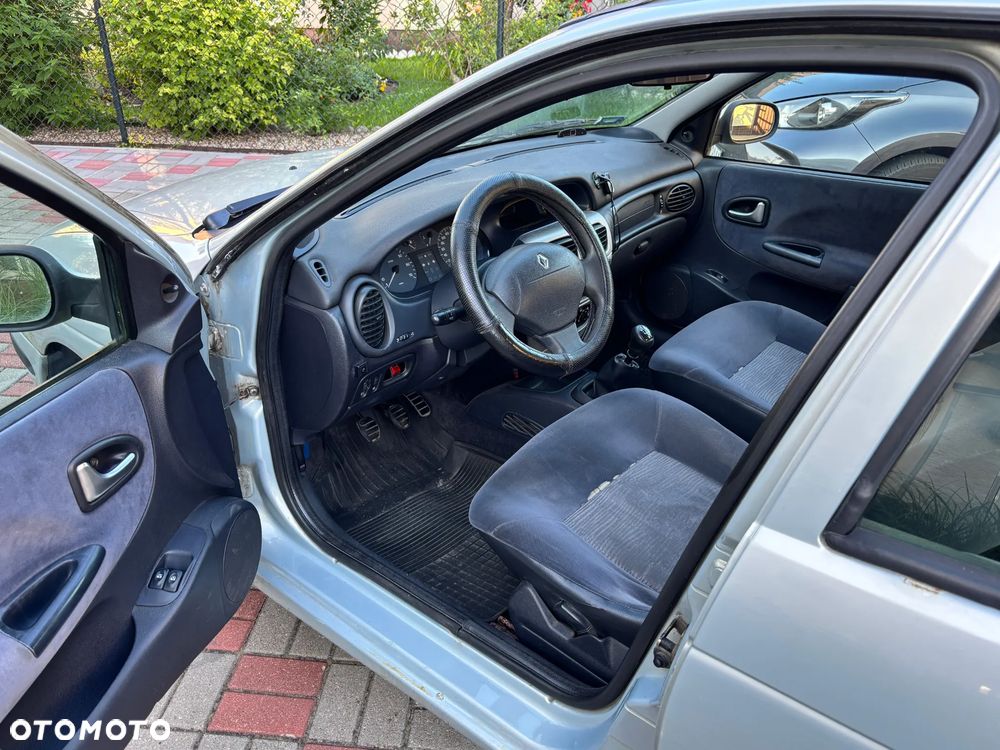 Renault Megane 1.4 16V Expression - 10