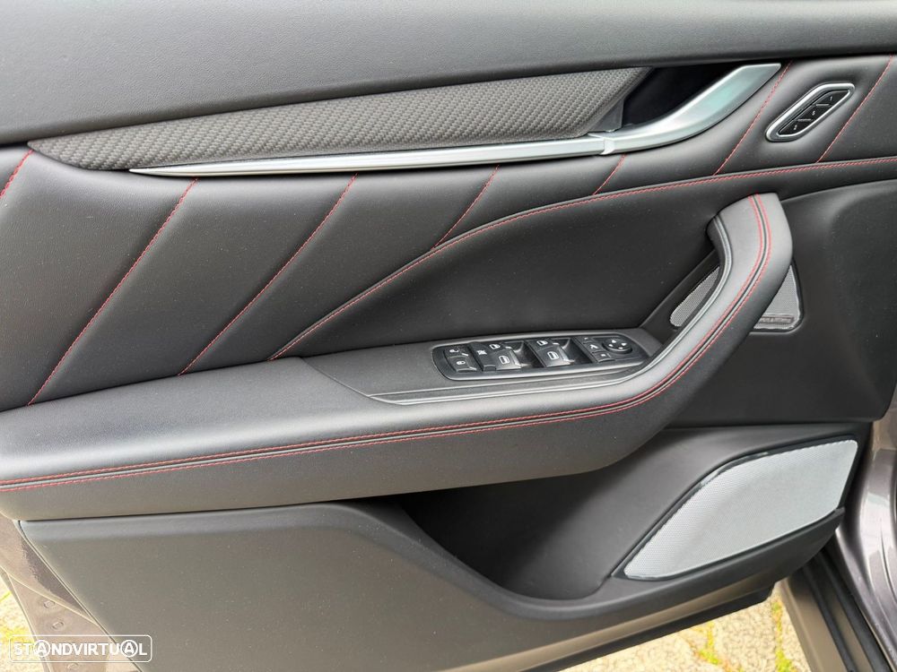 Maserati Levante 3.0 V6 S - 31