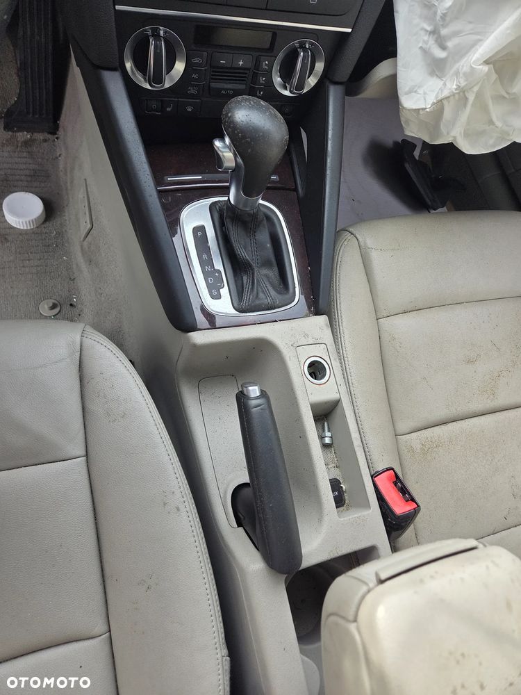 Klapa tył, Drzwi, Wnętrze Audi A3 8P Sportback | Kod lakieru LY7E - 12