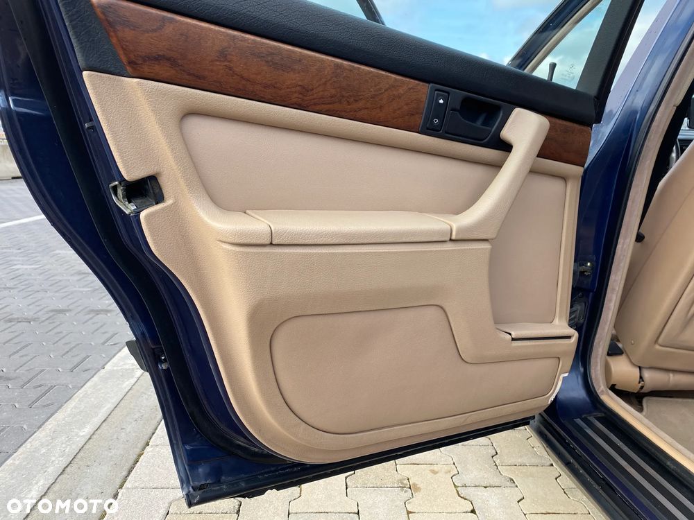 BMW Seria 7 - 16
