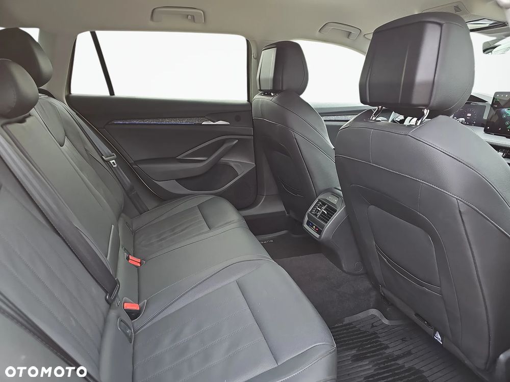 Skoda Superb 2.0 TDI SCR Selection DSG - 11