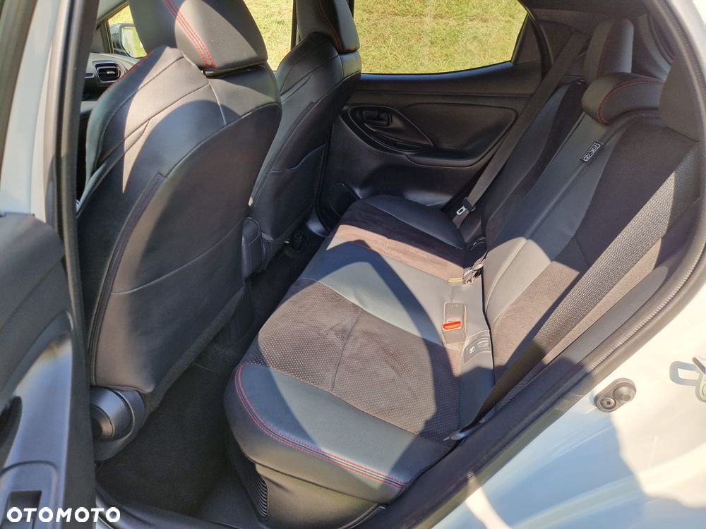 Toyota Yaris - 12
