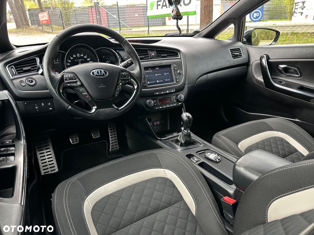 Kia Ceed 1.6 CRDi GT Line - 34