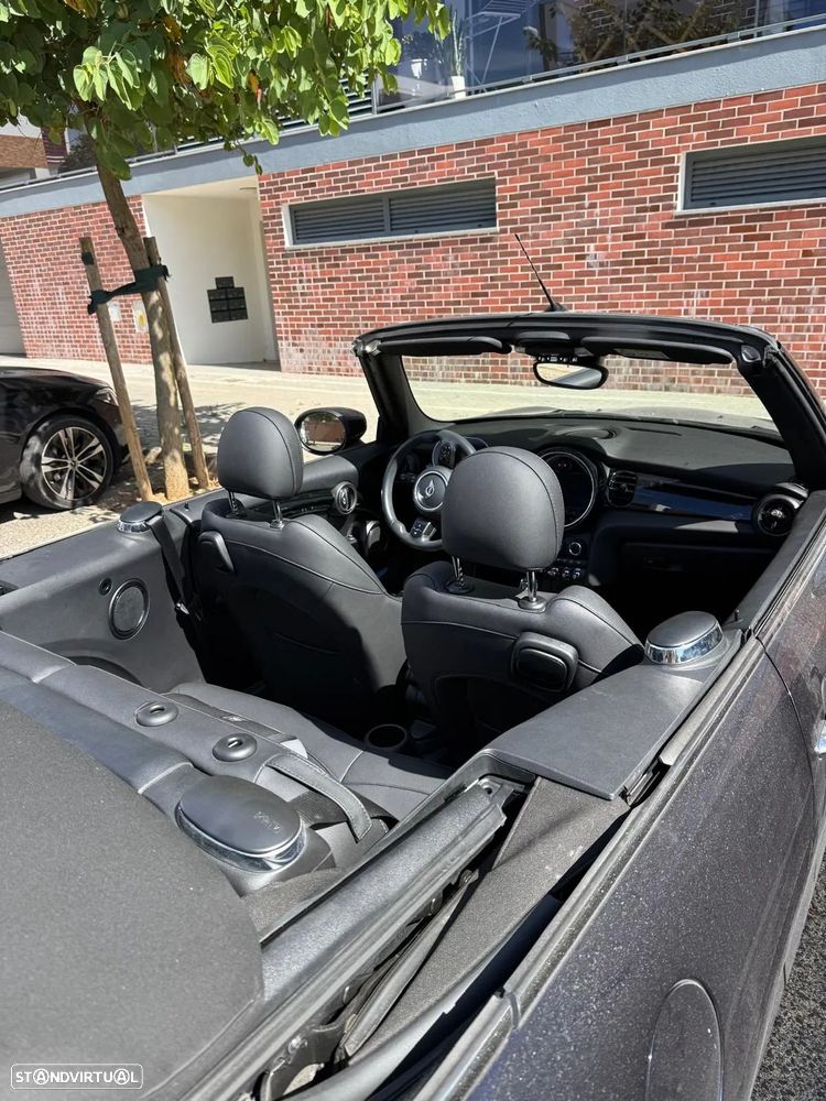 MINI Cabrio Cooper Premium Classic Auto - 13