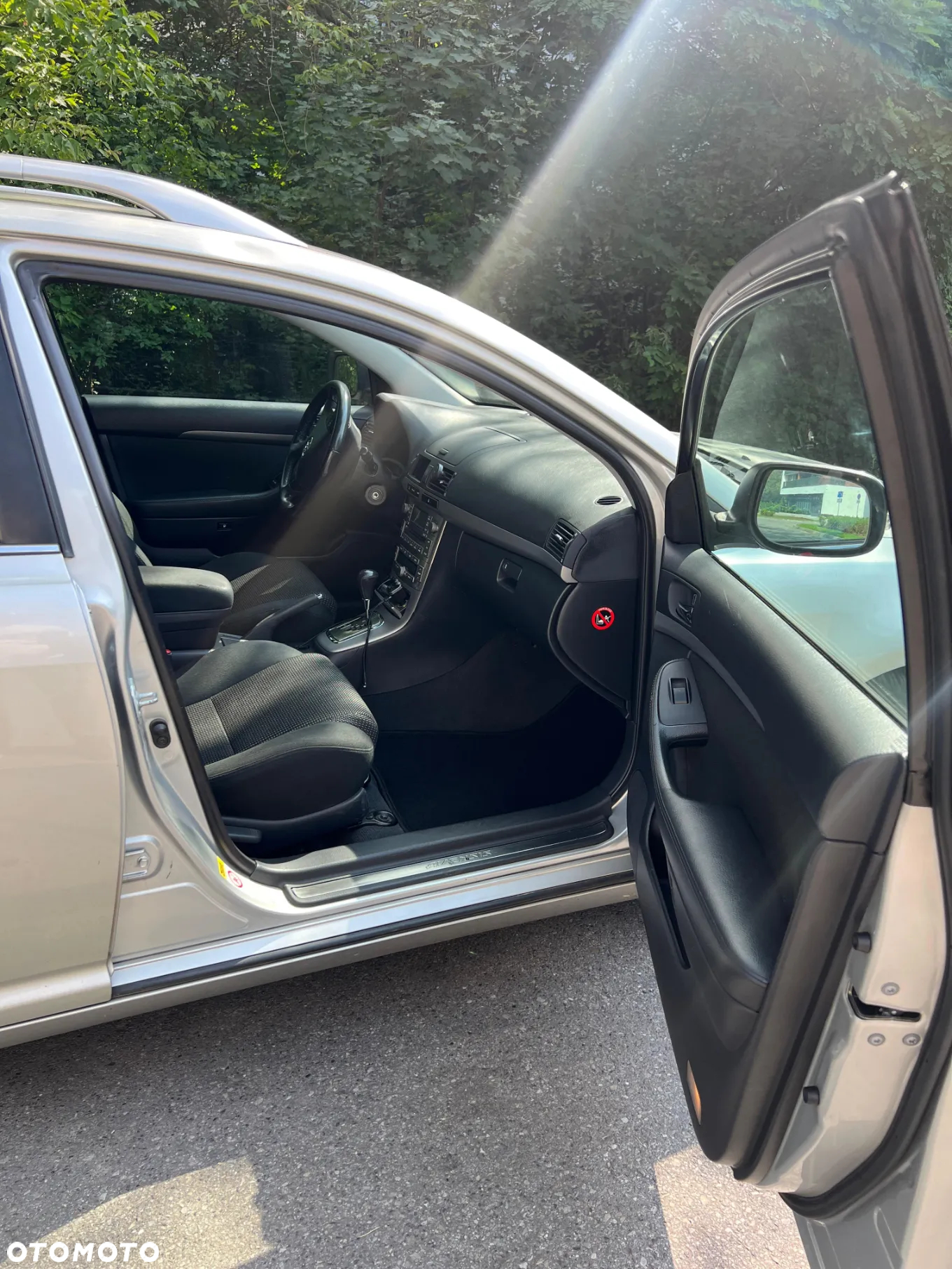 Toyota Avensis 2.0 VVT-i Combi Automatik Sol - 10