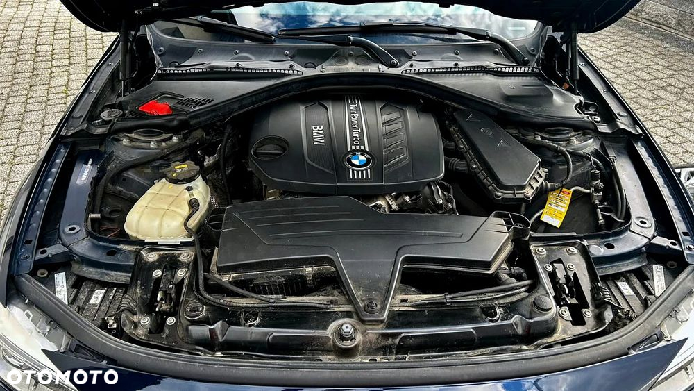 BMW Seria 3 318d Touring Sport Line - 17