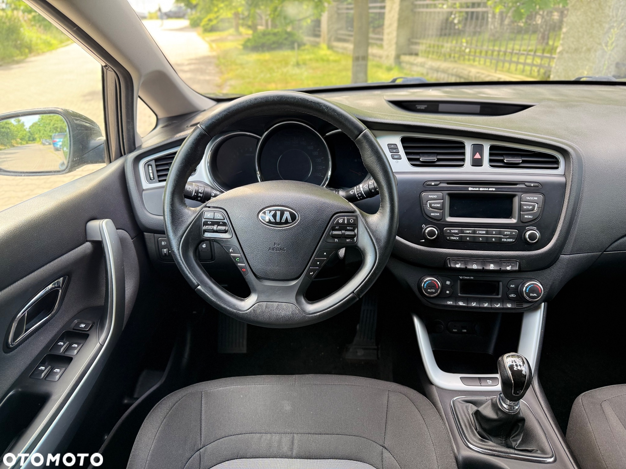 Kia Ceed - 10