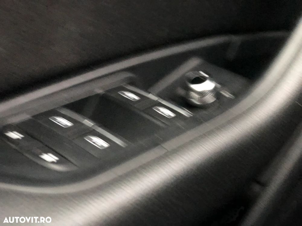 Audi A4 2.0 TDI quattro S tronic - 23