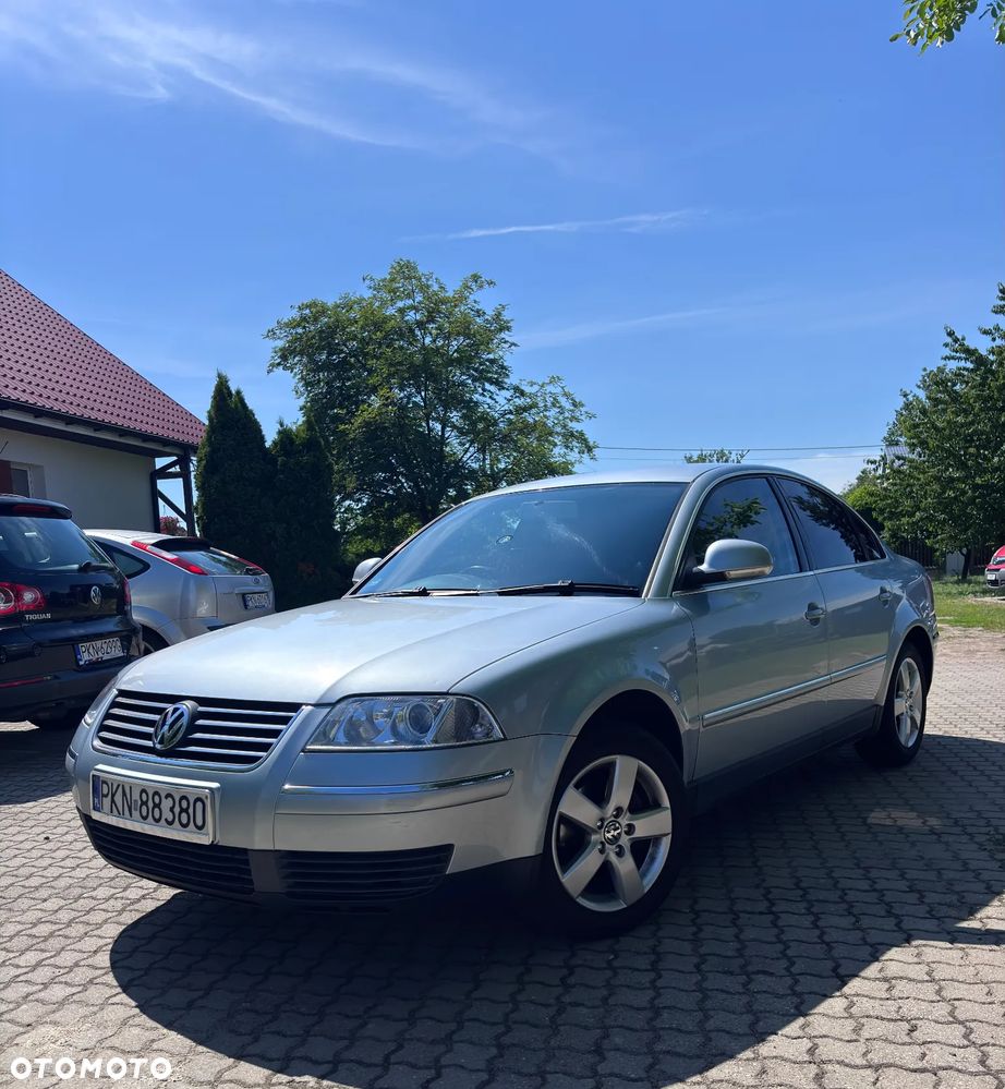 Volkswagen Passat 1.9 TDI Highline - 1