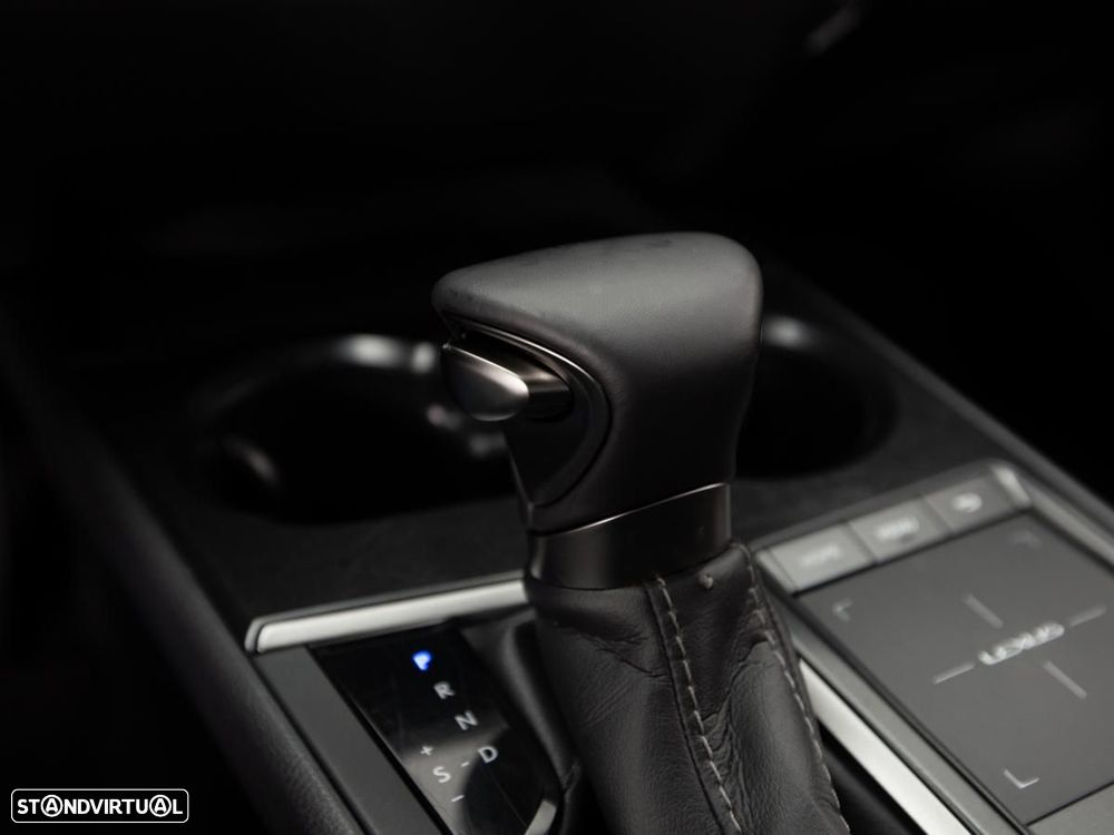 Lexus UX 250h Business - 23