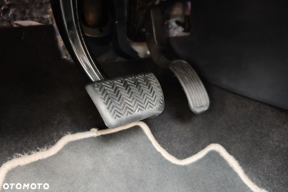 Toyota Corolla 1.8 Hybrid Comfort - 17