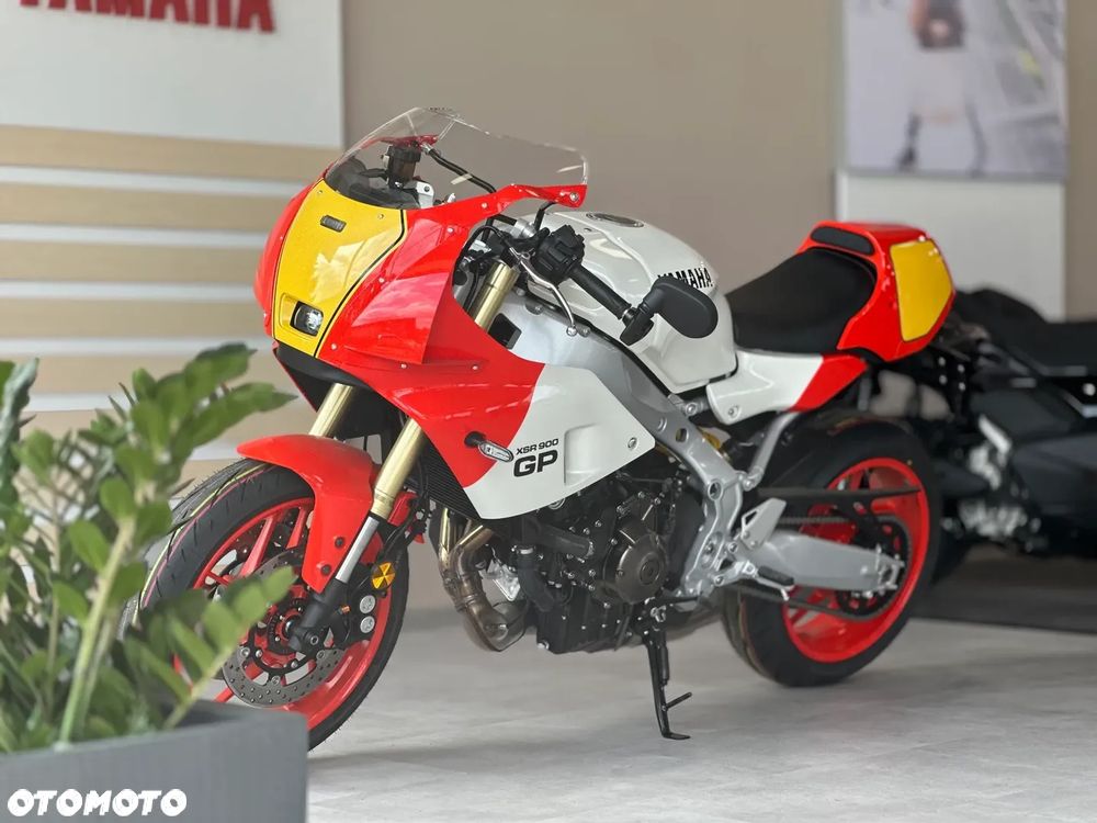 Yamaha XSR - 13