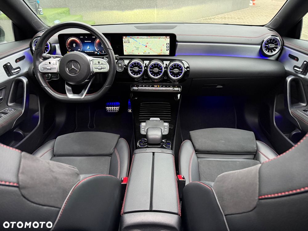 Mercedes-Benz CLA 180 7G-DCT Edition AMG Line - 23