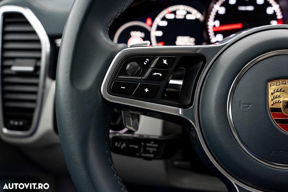 Porsche Cayenne Coupe Tiptronic S Platinum Edition - 29