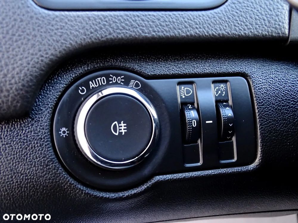 Opel Insignia 2.0 CDTI ecoFLEX - 10