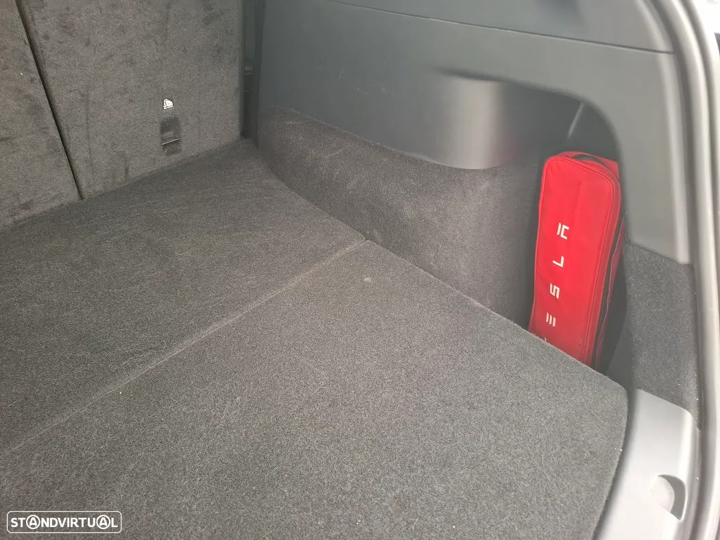 Tesla Model Y Long Range Dual Motor AWD - 47