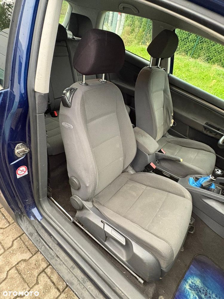 Volkswagen Golf - 16