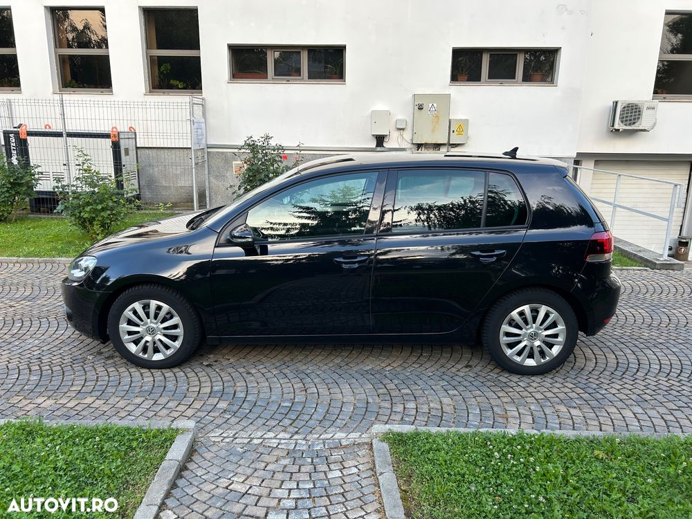 Volkswagen Golf - 6