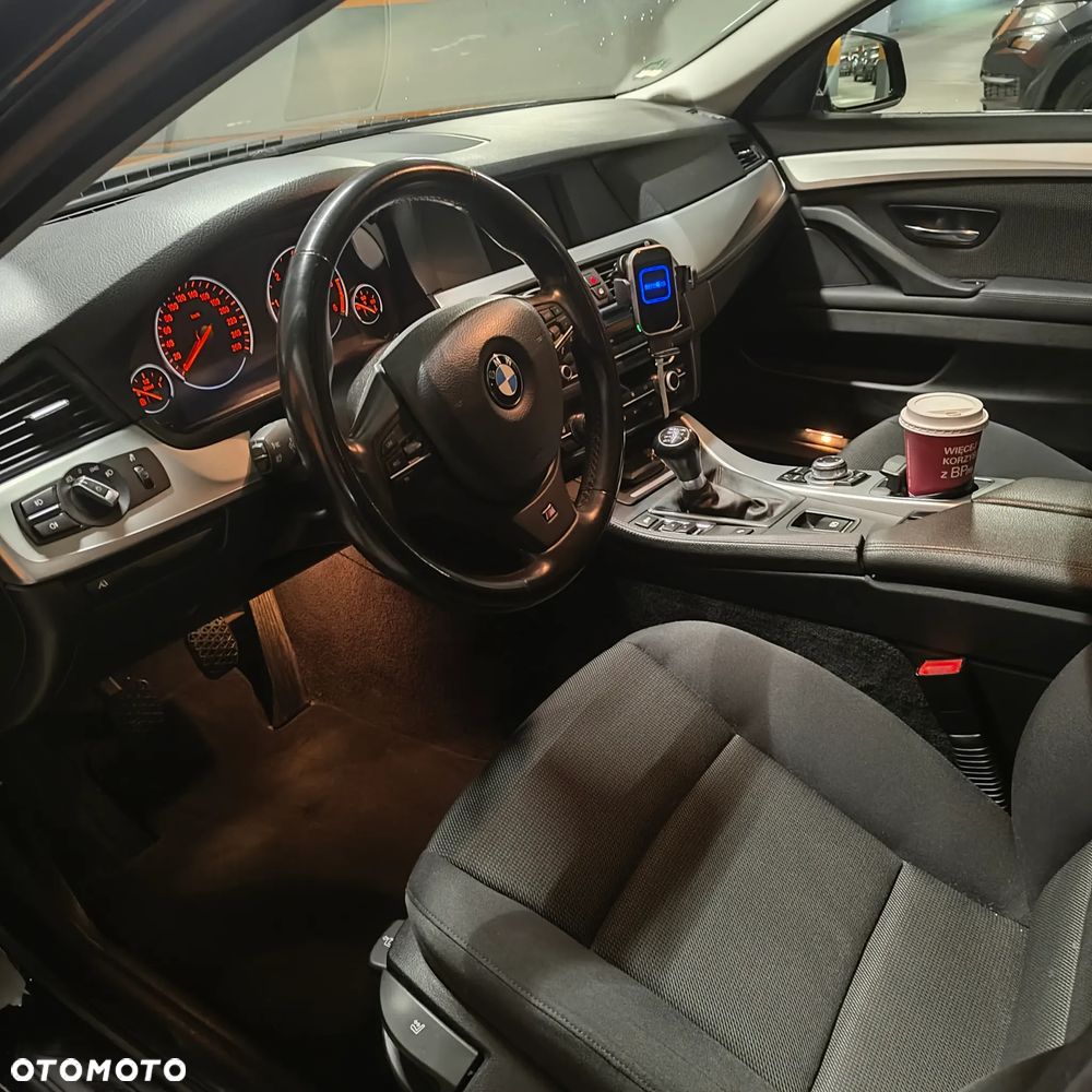 BMW Seria 5 520d Luxury Line - 7