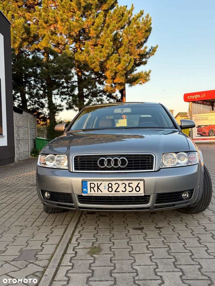 Audi A4 Limousine - 13
