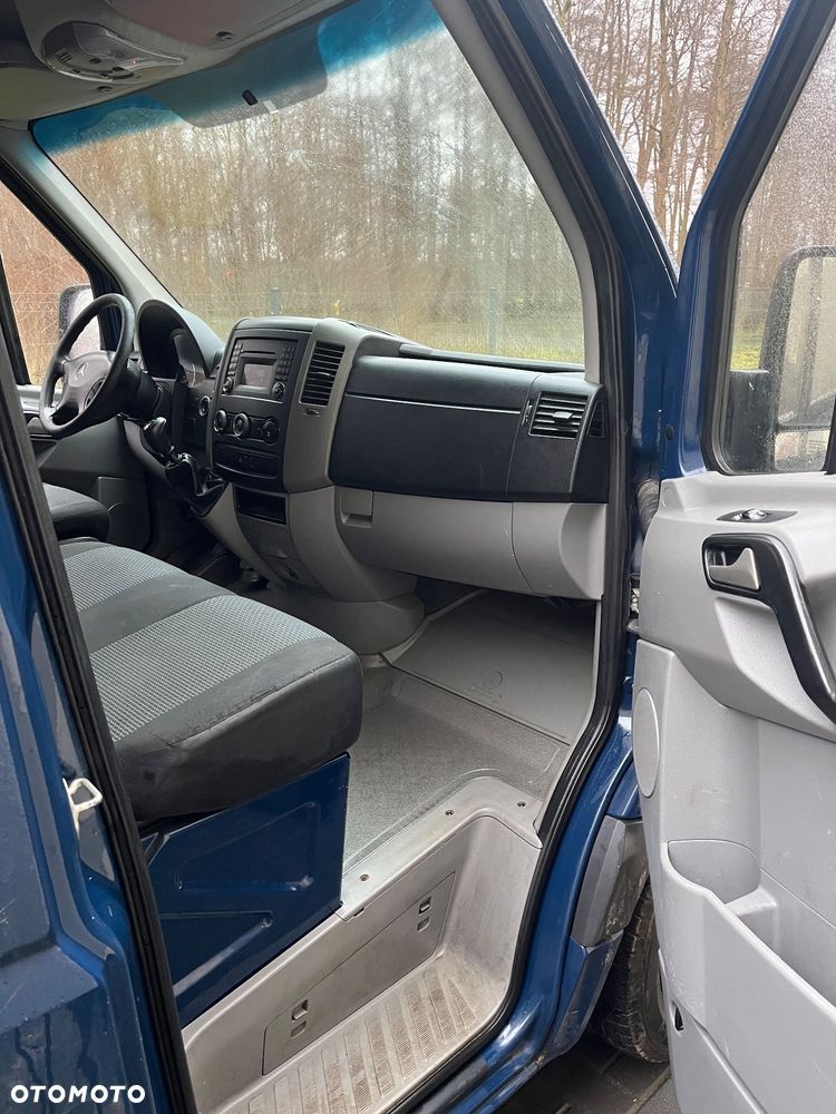 Mercedes-Benz Sprinter - 24