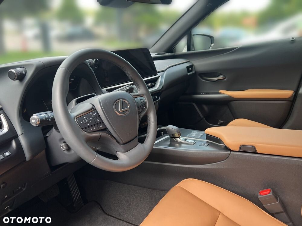 Lexus UX 300h F Sport Design - 5