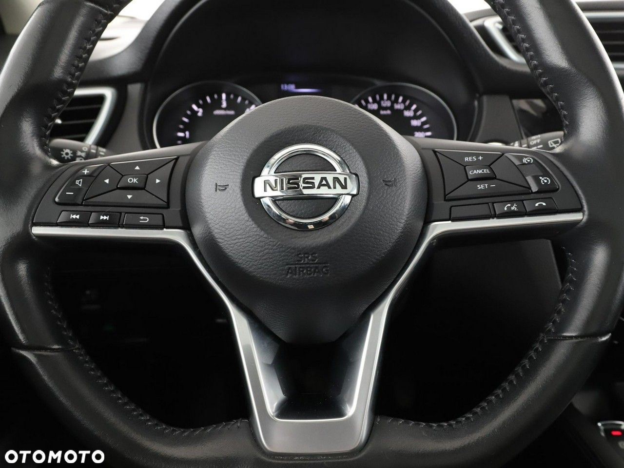 Nissan Qashqai 1.6 DCi N-Connecta Xtronic - 21