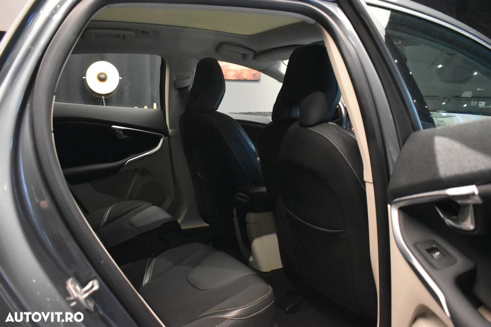 Volvo V40 D4 VEA Summum - 9