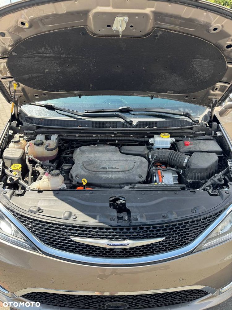 Chrysler Pacifica - 17
