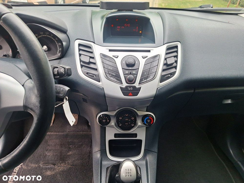 Ford Fiesta - 12