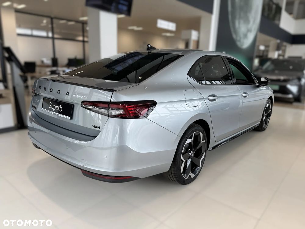 Skoda Superb 2.0 TDI SCR 4x4 Sportline DSG - 4