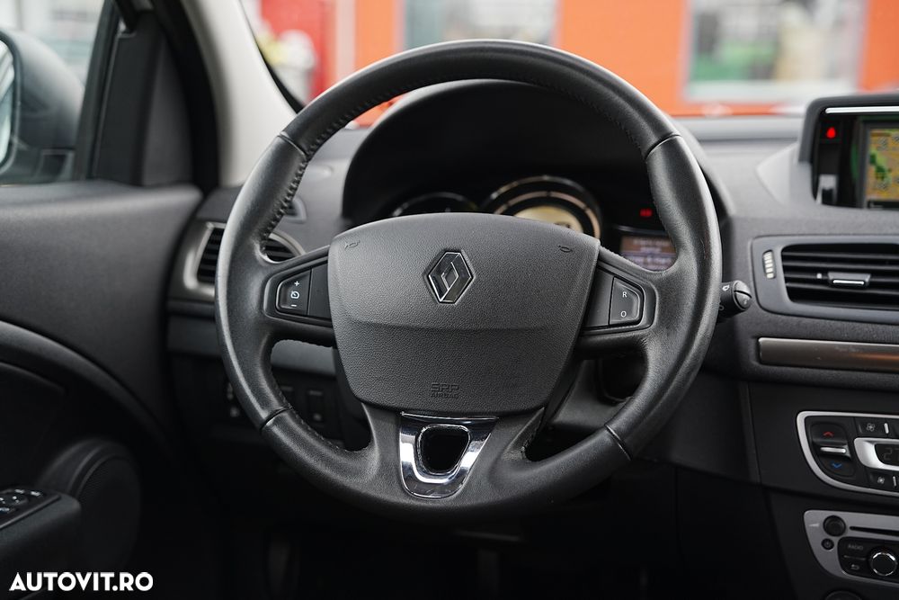 Renault Megane ENERGY TCe 130 GT LINE - 14