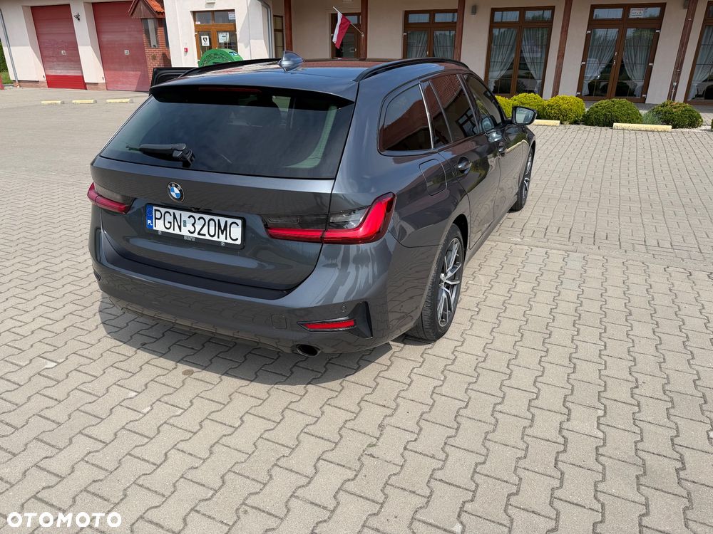 BMW Seria 3 320d Sport Line - 6