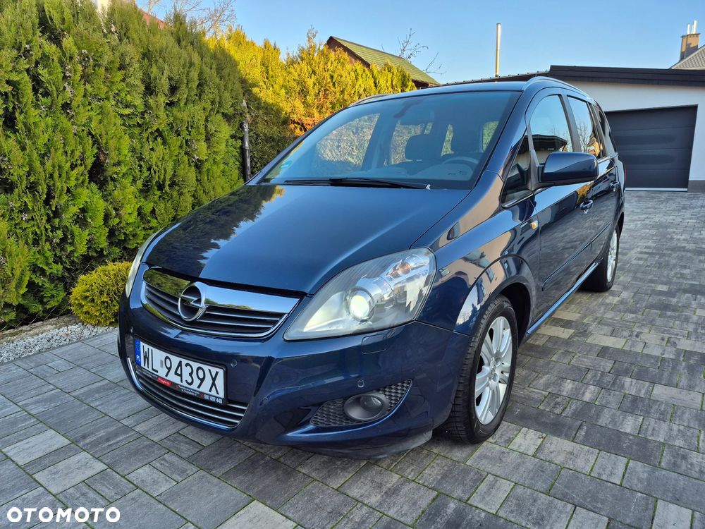 Opel Zafira 1.8 Cosmo - 1