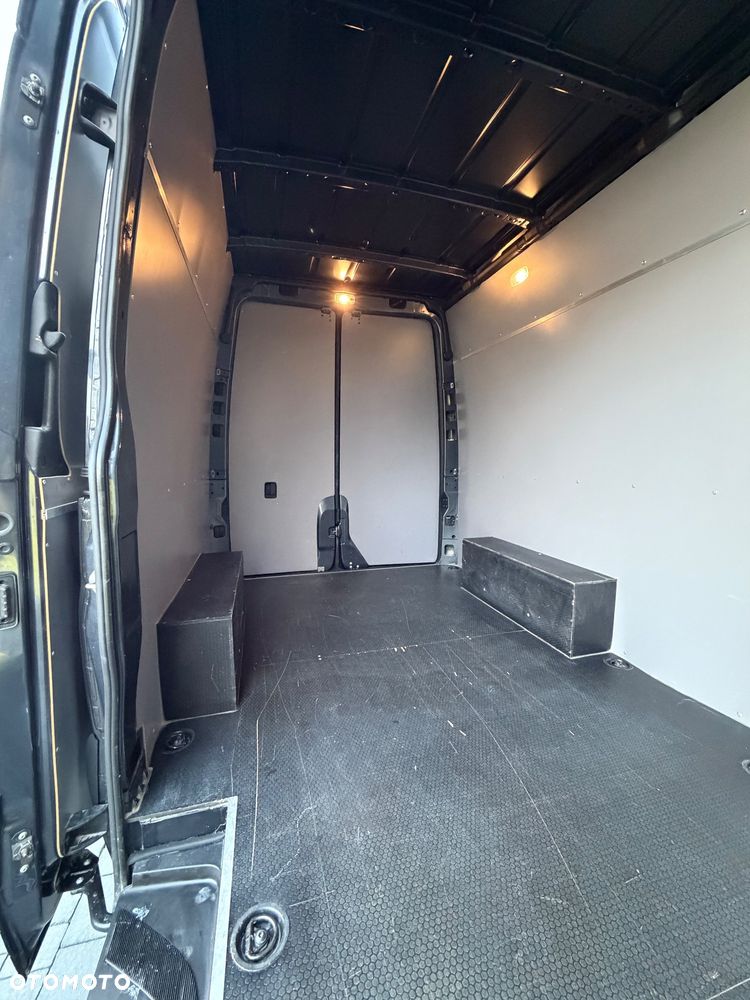 Mercedes-Benz Sprinter - 19