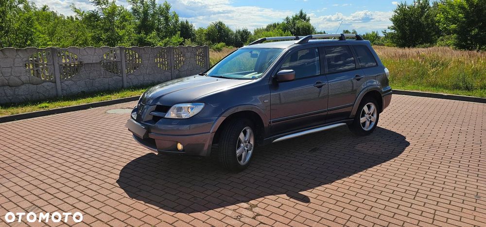 Mitsubishi Outlander 2.0 Comfort 4WD - 7