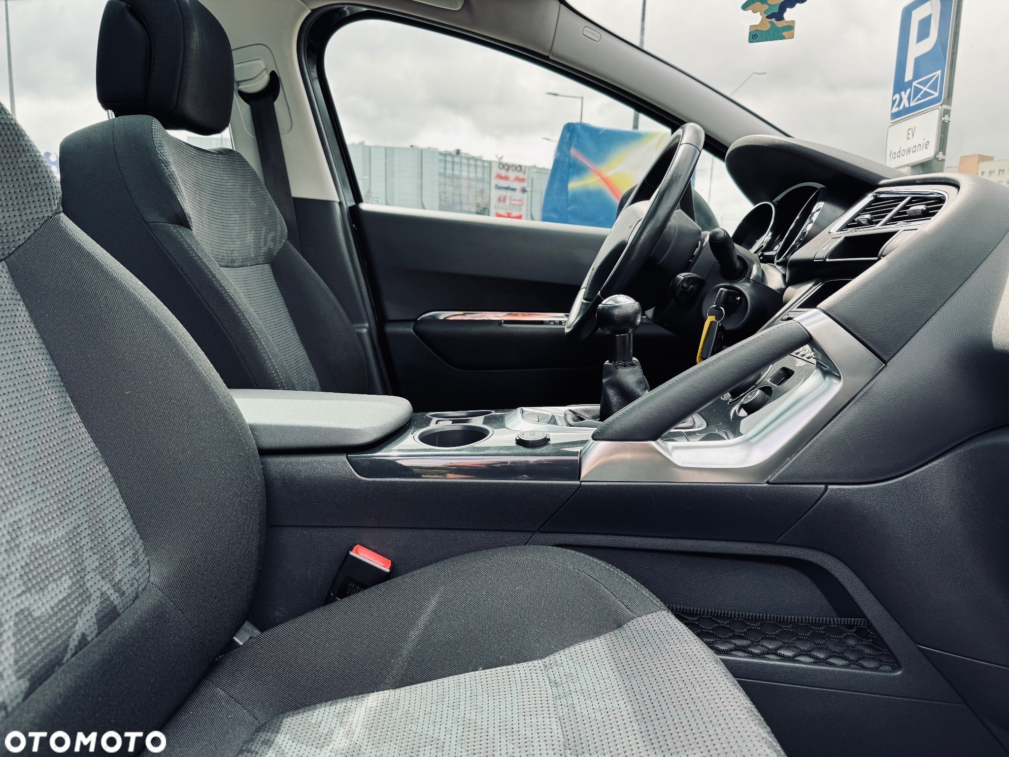 Peugeot 3008 1.6 Premium - 12