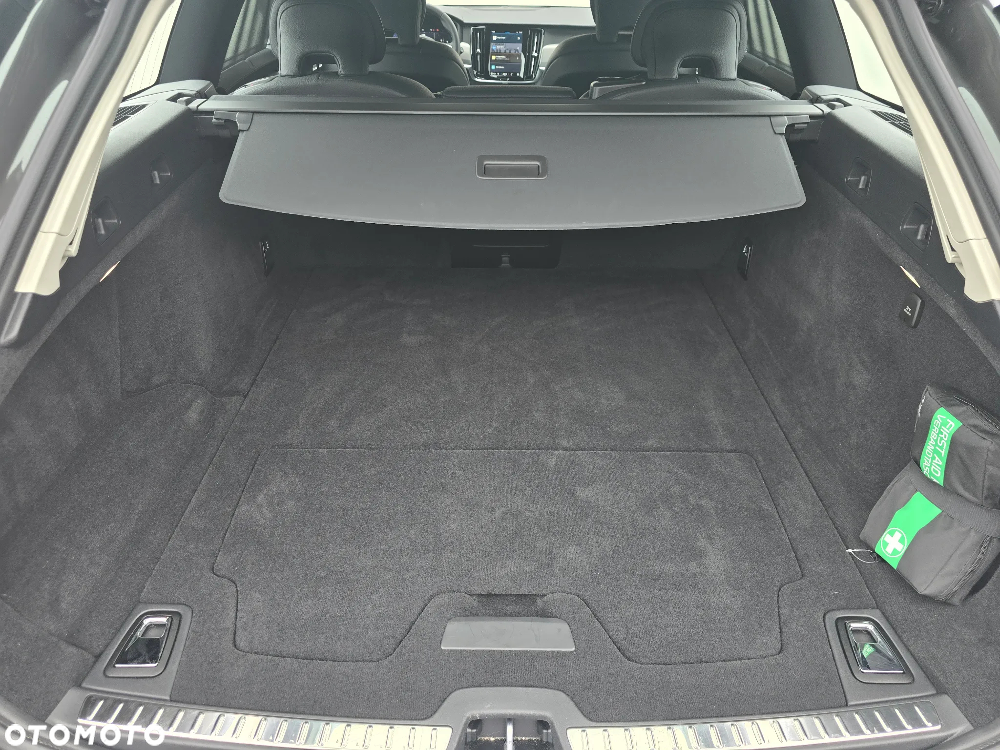 Volvo V90 Cross Country - 27