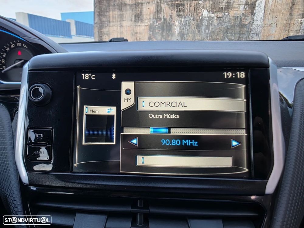 Peugeot 2008 PureTech 82 Allure - 23